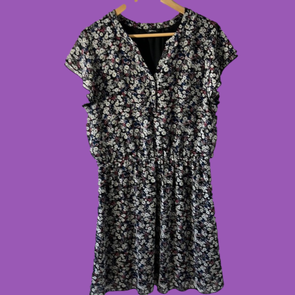 Reitmans Dresses & Skirts - Reitmans floral dress